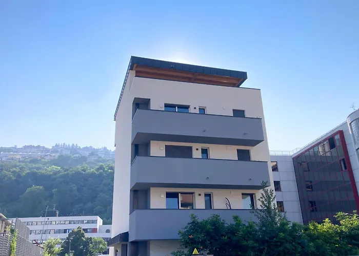 Civetta Blu, Blue Owl Apartments